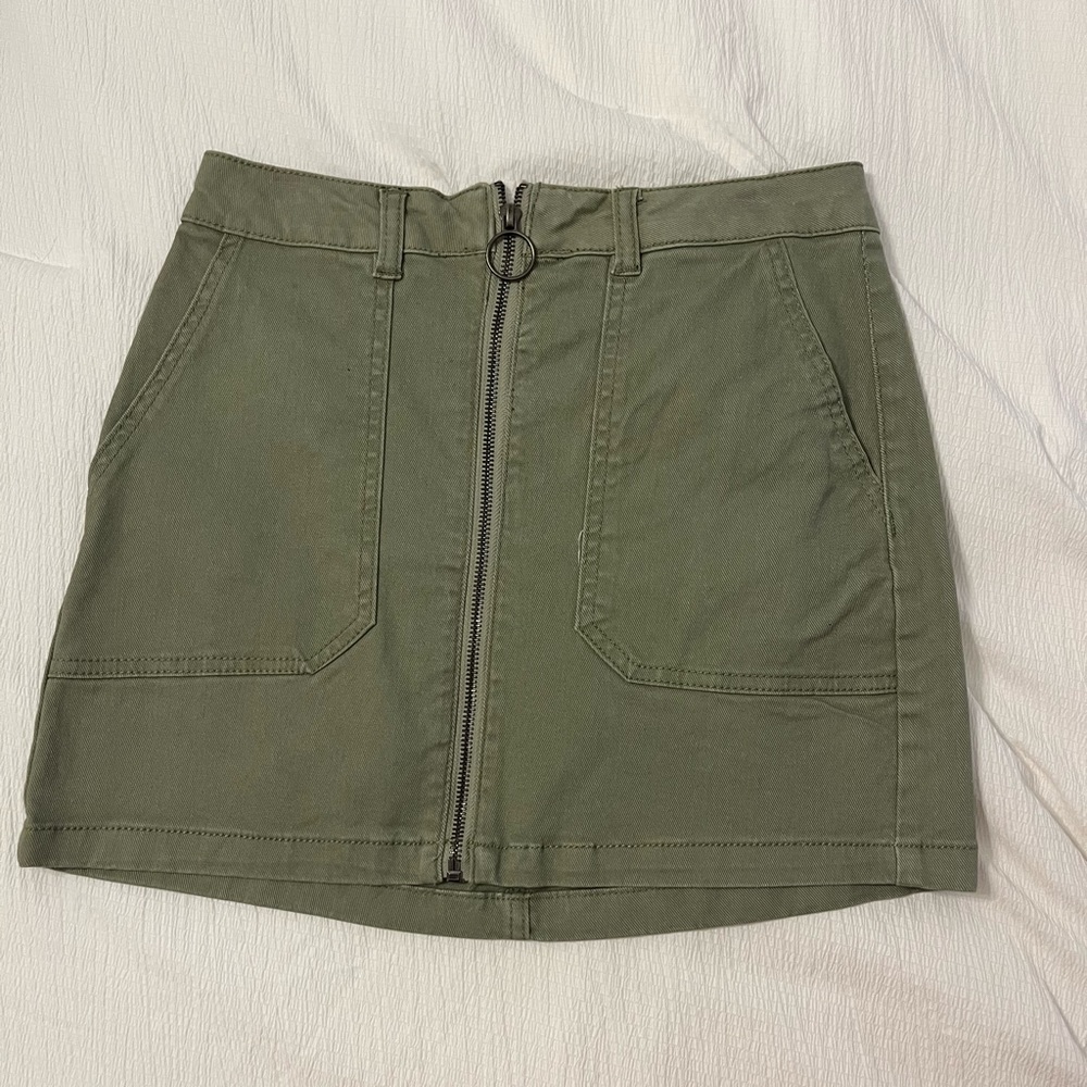 Pull&Bear Green Skirt with Zipper Front Closure